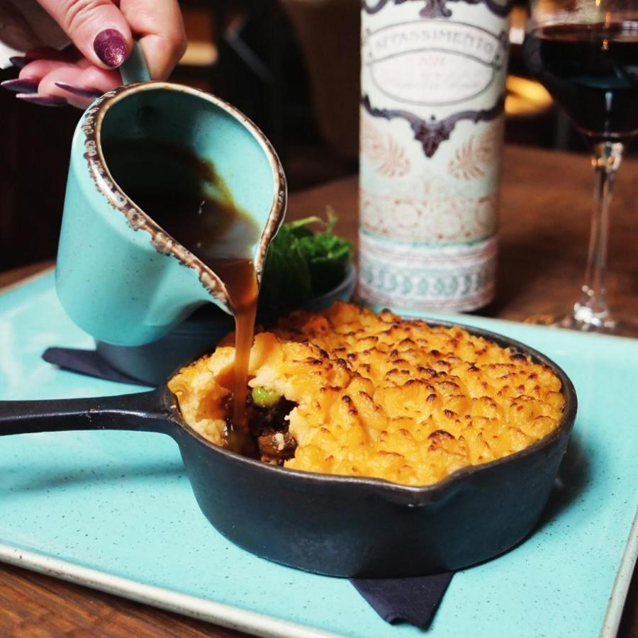 Bed and Breakfast Darwin'S Townhouse Shrewsbury Zewnętrze zdjęcie Shepherd's pie